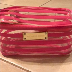 Travel makeup bag 👀👀 Lowest price